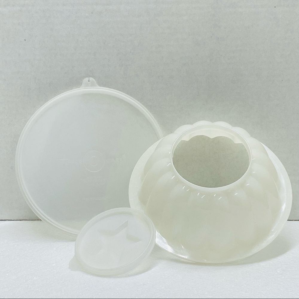 Vintage Tupperware Jello Mold White with star insert & Lid Retro MCM Farmhouse